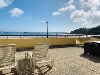 Grande terrasse vue sur la plage de Trestraou - 1