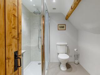 3 Bed in Whitcombe DC089 - 1