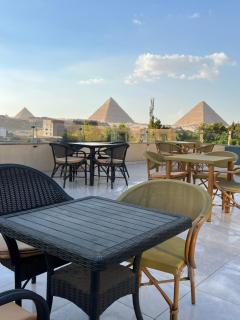 Regent Pyramids View - 9