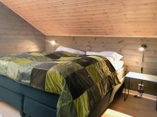 Lovely Cabin Amidst Bustling Wildlife - 4