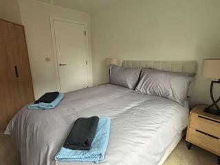 Contemporary 2-Bed Apartment near City Centre - 8