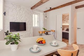 Old Quarter Boutique - 4