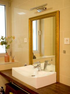 Die Art Farm I Group Rental near Frankfurt I Messe - 1