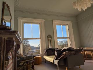 Luxury 1 bed apartment by Dover Castle spacious can sleep 4 - 6