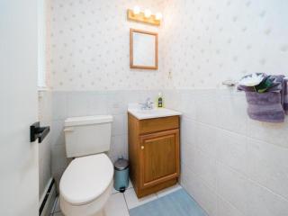 17 - 4BR Randolph - Cozy Single House - 1