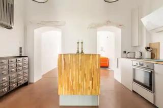 Spacious flat in cool area - 5