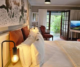 Pet-Friendly Courtyard Suite Tsitsikamma Gardens - 9