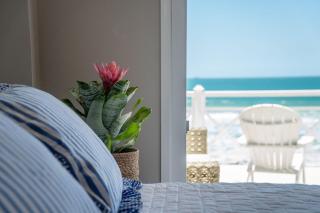 Encantadora casa com 02 suítes à beira-mar - 4