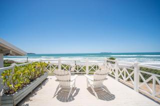 Encantadora casa com 02 suítes à beira-mar - 8