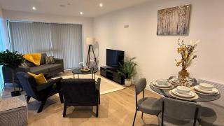 Flat 38 Axis, - 2 Bed Stylish Apartment with large Roof Terrace - 6