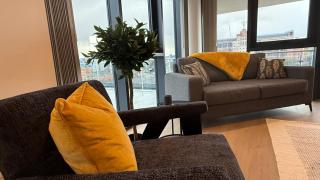 Flat 38 Axis, - 2 Bed Stylish Apartment with large Roof Terrace - 8