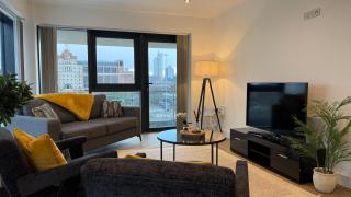 Flat 38 Axis, - 2 Bed Stylish Apartment with large Roof Terrace - 1
