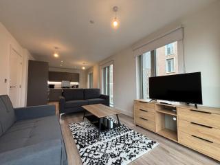 Stylish New 2-Bed Apartment with Parking, Sleeps 5 - 0