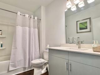 Luxury New 2B2B Private Balcony 542Blvd - 2