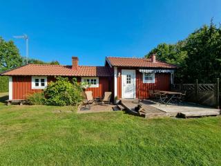 To Hytter Med Private Haver I Torhamn - 3