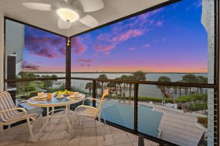 Casa Sol - Waterfront Island Rental - Ocean Views - Near Beach - 0