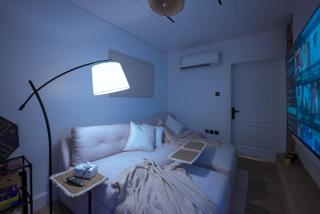 Luxury apartment Self Check-in 85 Screen Cardgames - 4