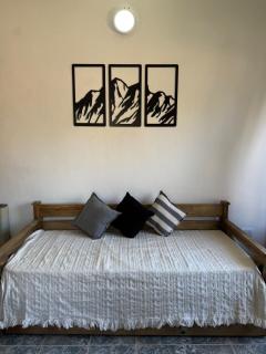 Rustic house with large patio, two blocks from the river - 4