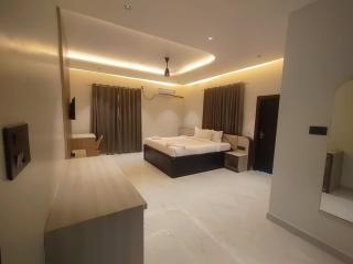 Firefly Kaziranga - 0