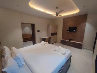 Firefly Kaziranga - 1