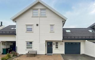 Nice Home In Lindesnes With Sauna - 0
