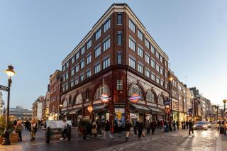 Elegant 2 Bed and 3 Bath Apt in the Heart of Covent Garden ZONE 1 - 9