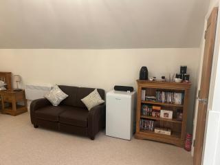 Charming King Bed Ensuite Studio in Peaceful West Challow - 7