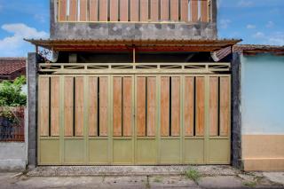 OYO 94920 House Of Elea Minggiran - 8