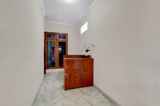 OYO 94920 House Of Elea Minggiran - 6