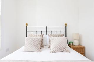 Beautiful 4-Bed, 4-Bath Family Home in London - Londra - 3