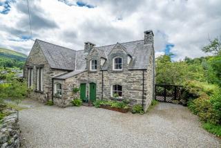 Neuadd-Dolwyddelan - 0