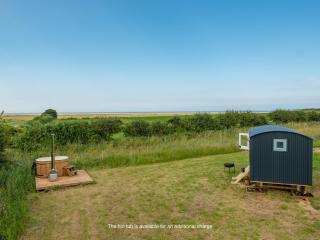 Saltmarsh Hut - 4