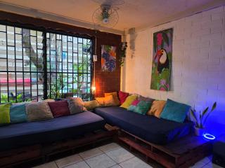 Pool House Hostel - 3