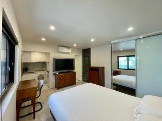 Marrickville Studio with Private Kitchen & Bathroom - 0