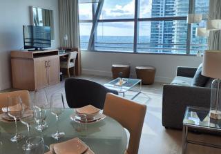 AKA Brickell Apartment with Free Parking by Palermo Home Miami - 8