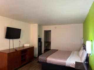 Budgetel Inn and Suites- FORT GORDON - 7