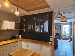 Appartement authentique et chaleureux au cœur de Salies-de-Béarn, dans le quartier historique avec commerces et restaurants au pied, à deux pas des thermes - 0