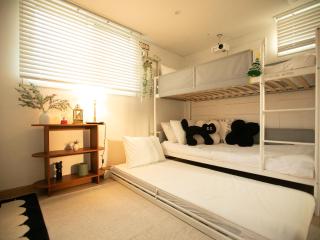 Hongdae Designer House with Large Beam Projector - 7