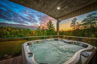 Peaceful Horizons with Views, 2 Hot Tubs, Seclusion, Games! - 0