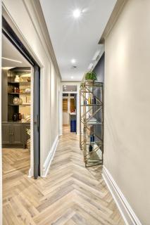 Elegant Chelsea Apartment - 2 Bedrooms, Luxury Interiors, Super King Bed - 1