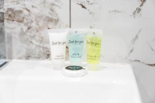 Spacious 4 Bed House in Harborne - Free Parking - Close to City Center - Smart TV - Fast Wi-Fi 6CO - 6