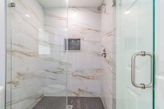 Tropical Oasis | Pet-Friendly + Pool | Clearwater - 4