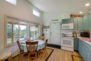 Hike and Relax Fireside Nordland Gem with Deck and Yard - 8