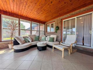 Nestled among endless vineyards - 6