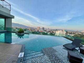 1 Bed 1 Bath - Serviced Apartment Near City Center With Rooftop Pool and Gym - 3
