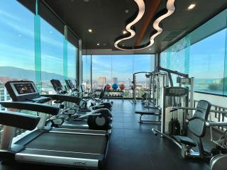 1 Bed 1 Bath - Serviced Apartment Near City Center With Rooftop Pool and Gym - 4