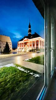 Town Hall Square View Apartment - 5