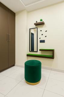 Effile Tower Facing - 0