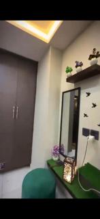 Effile Tower Facing - 7