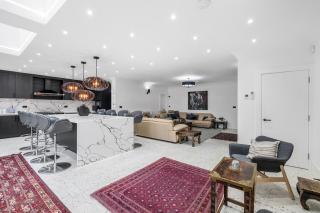 Heritage Look, Luxury Feel - London Family House - 6